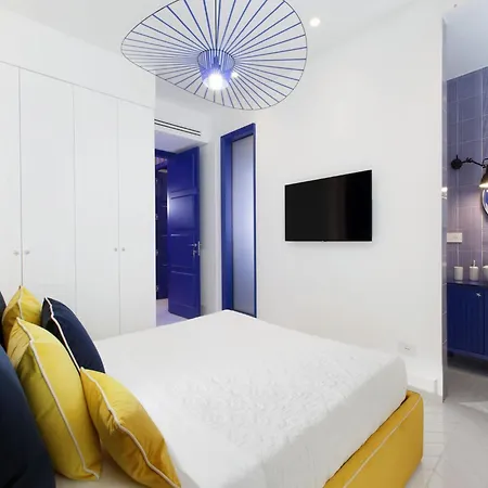 Apartment Located In The Center Sorrento